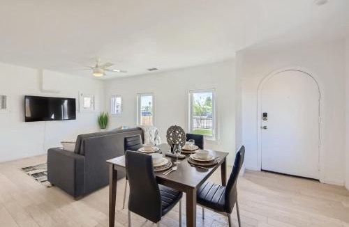 Downtown Phoenix House | Cosmopolitan Cottage