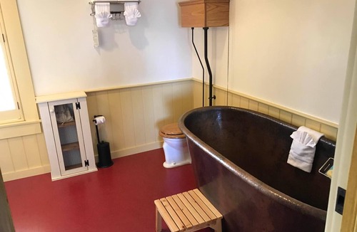 Old Town Hotel | Cosmopolitan Hotel & Restaurant