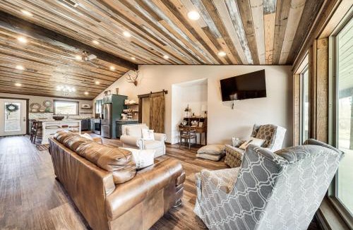 Gillham House | Cossatot River Retreat: Home w/Fire Pit & Grill