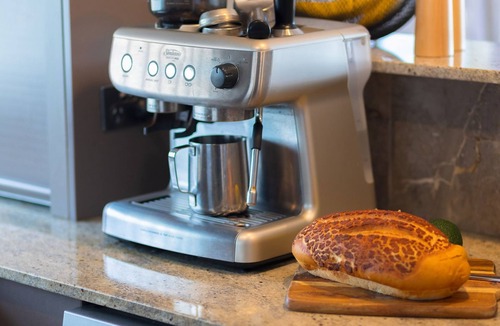 Corlette House | Cossies at Corlette Stunning views & Beach access