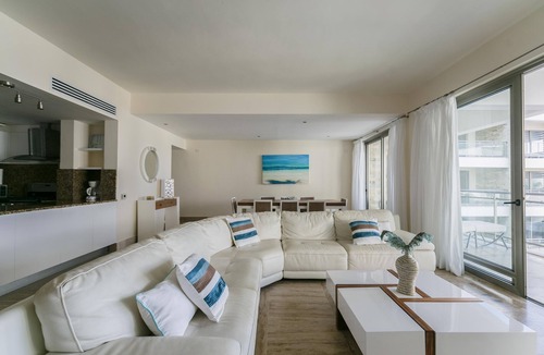 Bavaro Condo | Costa Atlantica C302LO Beachfront 200Mbps Internet