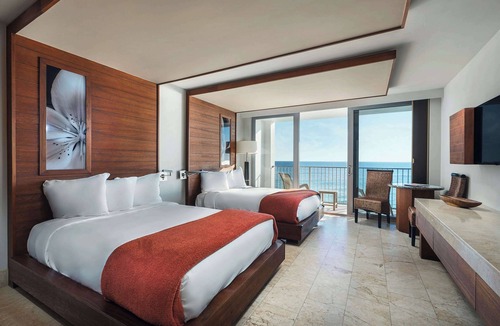 Central Beach Hotel | Costa d'Este Beach Resort and Spa