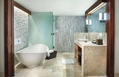 Central Beach Hotel | Costa d'Este Beach Resort and Spa