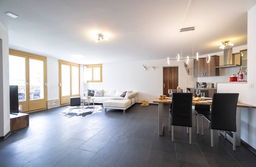 Sent Apartment | Costa Dad Archas Taverna Parterre: Modern 3.5-room flat in Sent