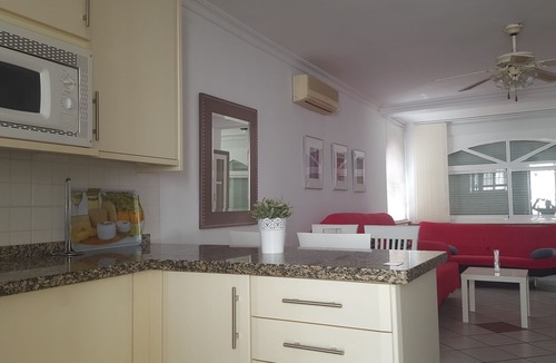 El Faro Ski Chalet | costabonita. Beachfront villa with all the amenities