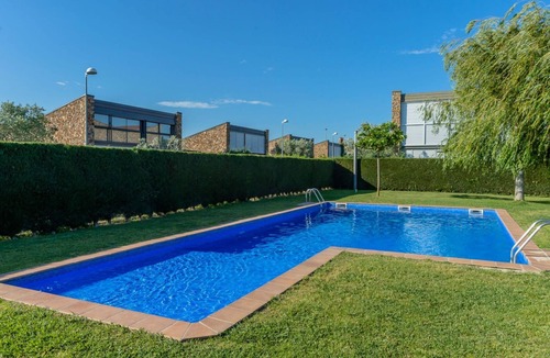Albons House | Costabravaforrent Gavarres, für 6 Personen mit Gemeinschaftspool by Interhome