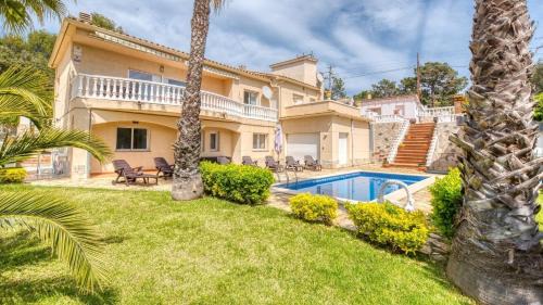 Lloret de Mar Villa | Costacabana - Villa Estrella