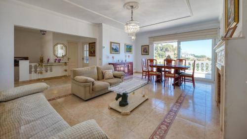 Lloret de Mar Villa | Costacabana - Villa Sunrise
