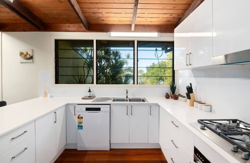 Ormiston House | Costal 4BR Ormiston Home w/Pool & Wide Sea Views