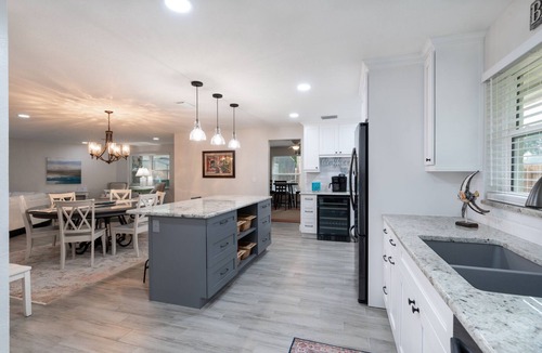 Tarpon Springs House | Costal Luxury - Walk to Beach - Heated Pool