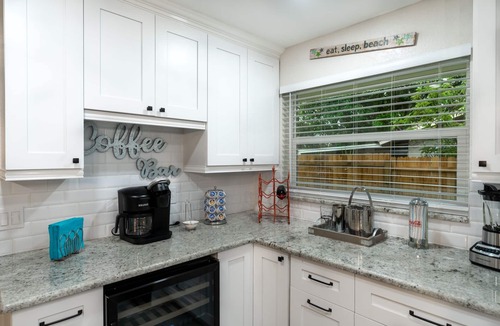 Tarpon Springs House | Costal Luxury - Walk to Beach - Heated Pool
