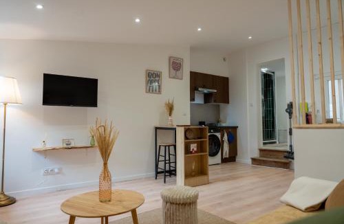 Auch Apartment | Cosy & élégant, idéal couple ou déplacement professionnel, centre historique
