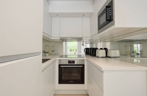 White City Apartment | Cosy 1 Bed Flat in Shepherds bush