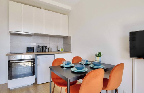 Petit-Ivry Apartment | Cosy 1-bedroom apartment with courtyard view