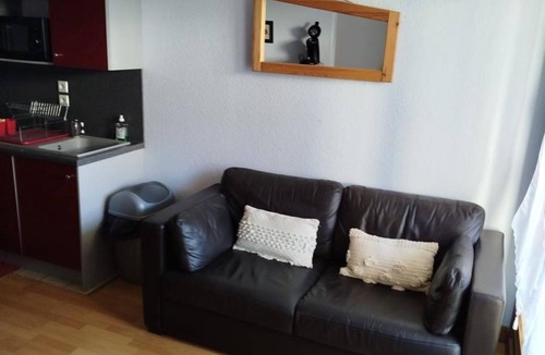 Giez Apartment | Cosy 1 BR apartment with swimming pools, tennis, sauna, 5 mn from Annecy's lake.