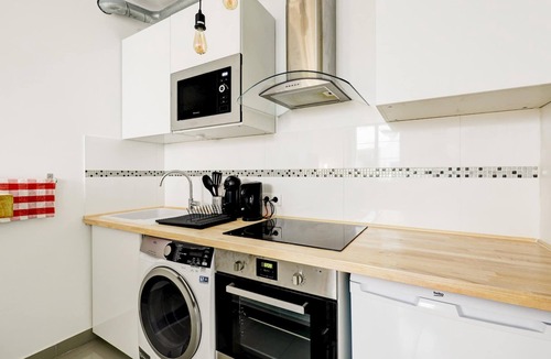 Ternes Apartment | Cosy 1BR Wagram Area - Arc de Triomphe