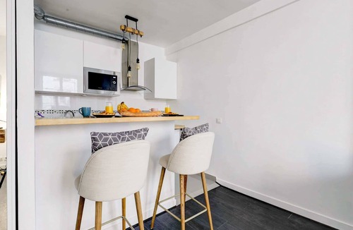 Ternes Apartment | Cosy 1BR Wagram Area - Arc de Triomphe