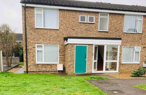 St Neots Apartment | Cosy 1st Floor Flatn