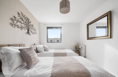 Stevenage Apartment | Cosy 2 bed Apartment - Perfect for Groups