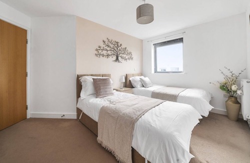 Stevenage Apartment | Cosy 2 bed Apartment - Perfect for Groups