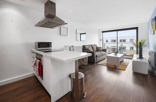 Stevenage Apartment | Cosy 2 bed Apartment - Perfect for Groups