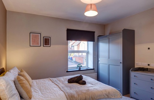 Chesterfield House | Cosy 2 bed home CHESTERFIELD