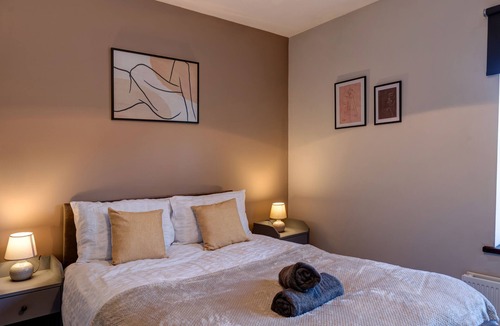 Chesterfield House | Cosy 2 bed home CHESTERFIELD