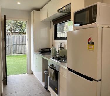 Glebe House | Cosy 2 bedroom Glebe terrace with parking