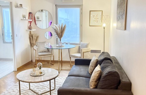 Villemomble Apartment | Cosy 2-room apartment downtown, 1 minute from the train station