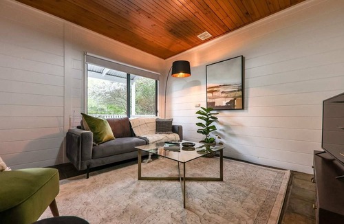 Daylesford Cabin | Cosy 2BR Cottage With Spa Bath