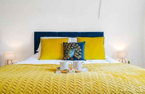 Rossington House | Cosy 2BR Cottage With Free Parking