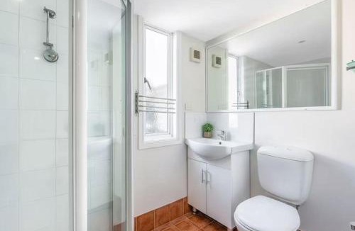 Paddington Villa | Cosy 2BR Paddington Home with Parking