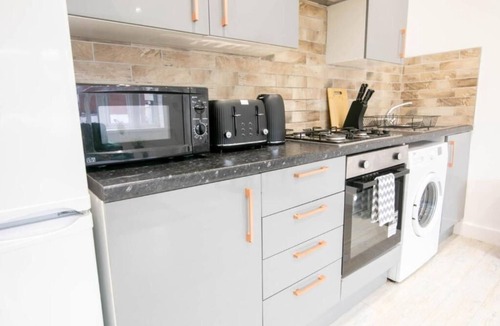 Southsea Apartment | Cosy 3 Bed Flat in Southsea