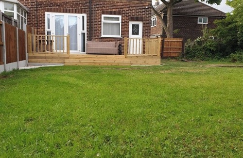 Pendlebury House | Cosy 3 bedroom house