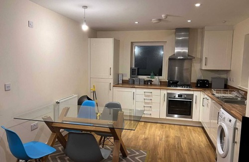 Portswood Apartment | Cosy 3 BR Flat in Southampton
