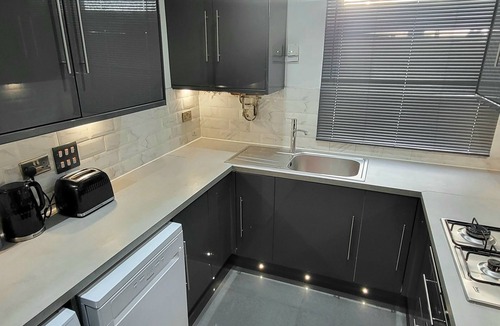 Weston on Trent Apartment | Cosy 3 Double bed Flat Sleeps 6