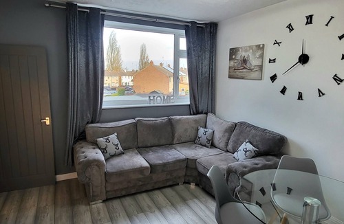 Weston on Trent Apartment | Cosy 3 Double bed Flat Sleeps 6