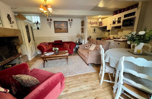 Lanvallay House | Cosy 3* Holiday Cottage at Dinan Port | Pet-Friendly | 2BR | La Petite Madeleine