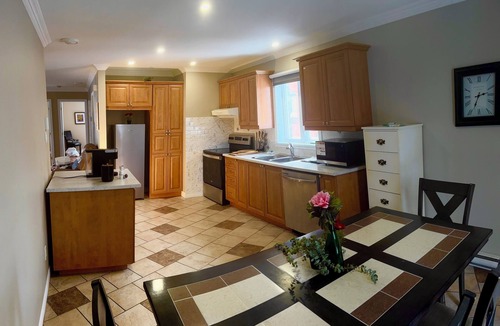 Saint-Lambert Apartment | Cosy 3BDR 5 min from Montreal