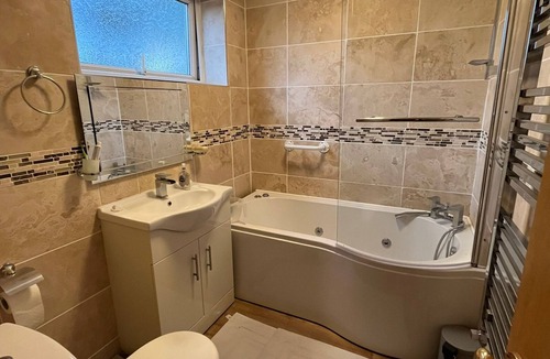 Rusholme House | Cosy 4-Bedroom Stay