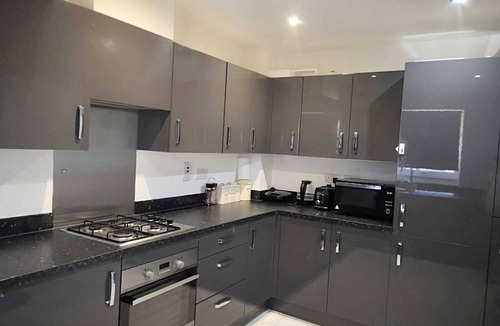 Headstone North House | Cosy 5 bedroom, 3 bathroom next to Harrow Museum