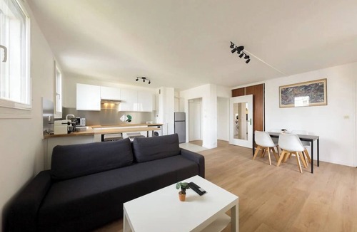 Bras de Fer Apartment | Cosy accommodation 2 minutes from Evry station
