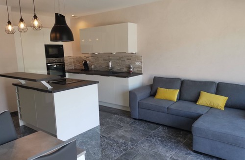 Poussan House | Cosy accommodation with private pool and jacuzzi