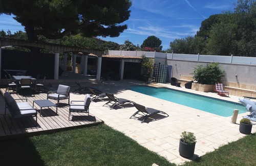 Poussan House | Cosy accommodation with private pool and jacuzzi
