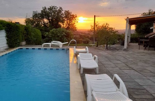 Saint-Victor-de-Cessieu Apartment | Cosy air-conditioned apartment with swimming pool and breathtaking view of the countryside