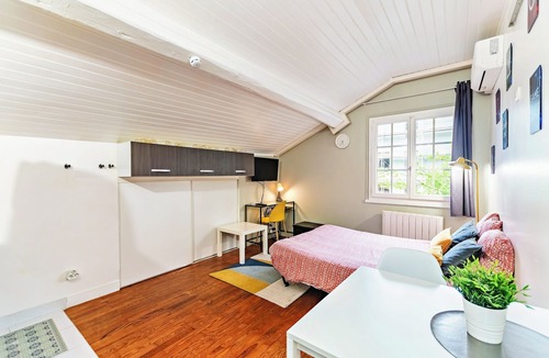 Gorge de Loup Apartment | Cosy air-conditioned studio with secure parking
