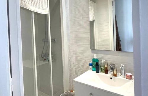 Belleville Apartment | Cosy and Bright apartment in Paris