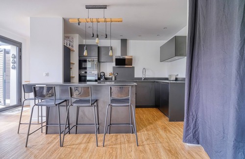 Gif-sur-Yvette Apartment | Cosy and bright apartment - Green setting