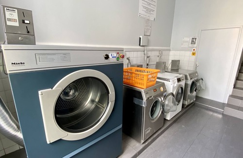 Clichy Apartment | Cosy and bright T1 2 steps from Paris/Metro 14/Netflix