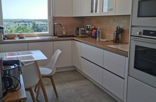 Velizy-Villacoublay Bed & Breakfast | Cosy and calm room - near Versailles and tramway